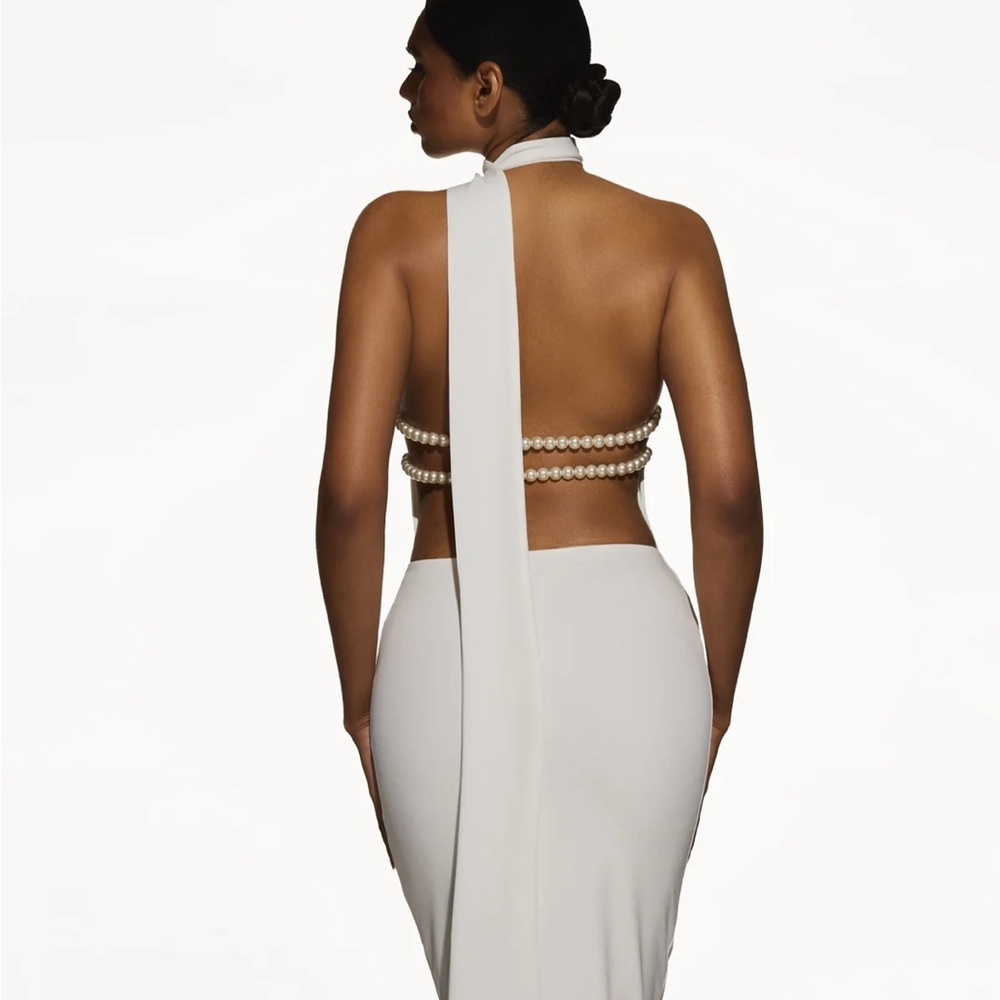 Khanums Kara Dress Maxi- Ivory. Never worn with tags. Size large (runs small)